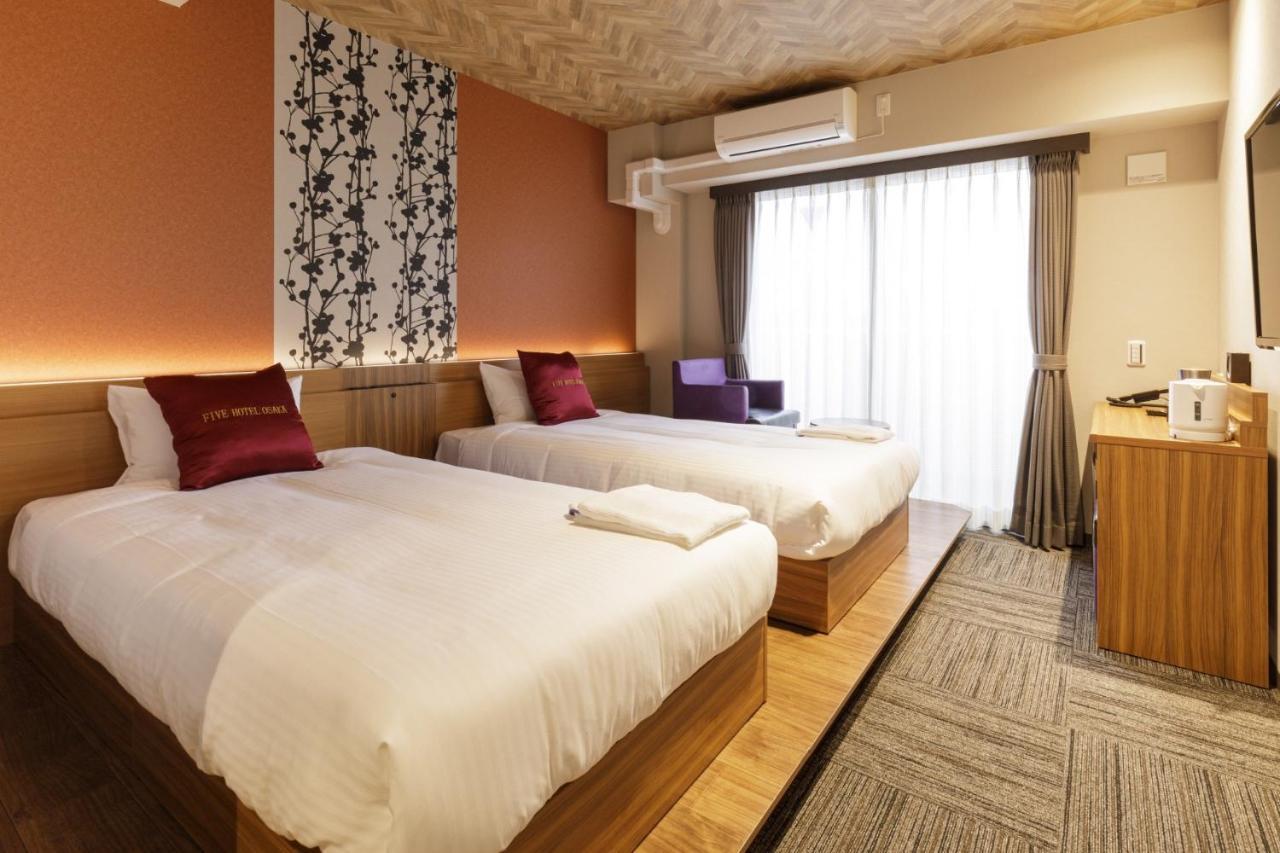 Five โรงแรม 4*